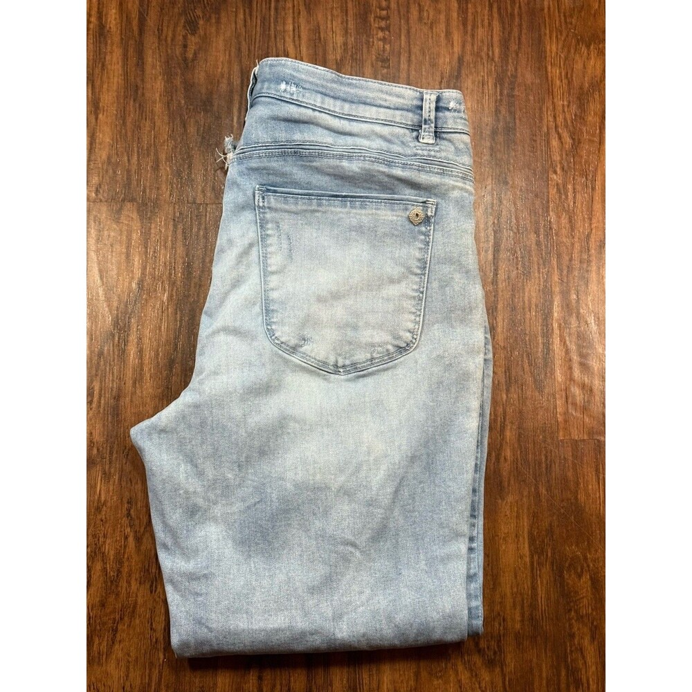 Democracy Women’s Jeans 16 “Ab”solution Light Wash Frayed Hem